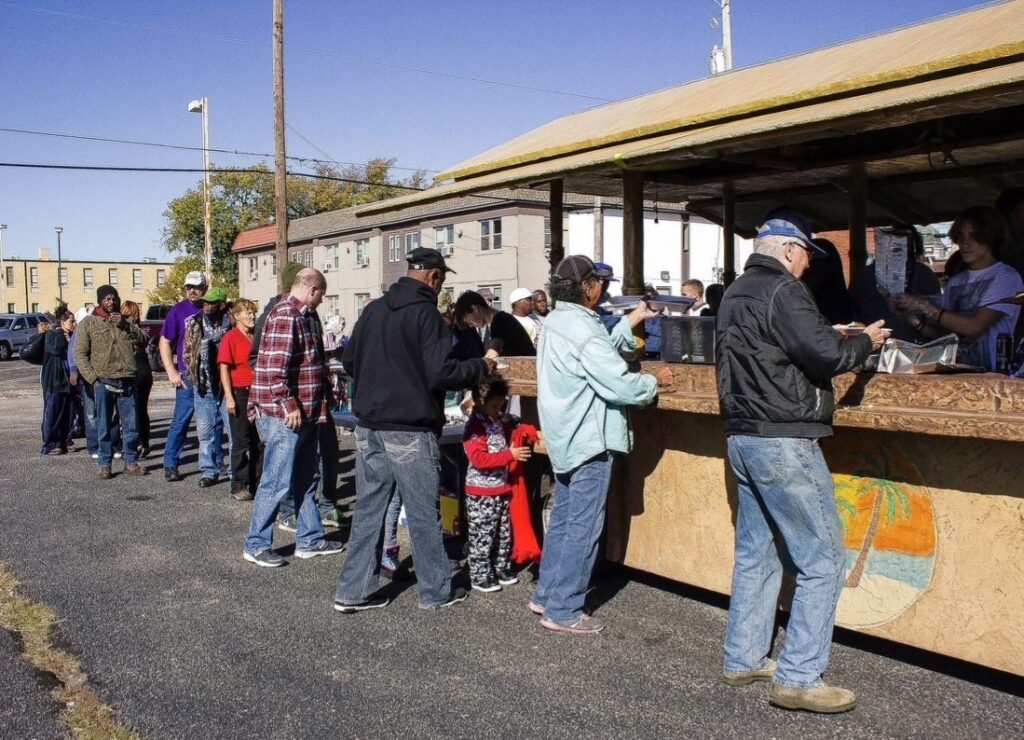 Our purpose is to feed our community when they are in need. Speak with the people who need help. Meet those in need where they are and grow with them to meet their needs.